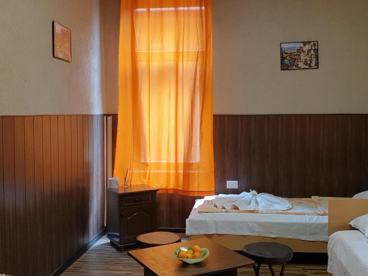 Km!Sofia - Стаи За Гости Bagian luar foto